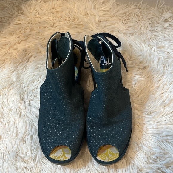 FLY LONDON YPUL Wedge peep toe sandals, size 37, converts to 6.5. - Picture 4 of 8